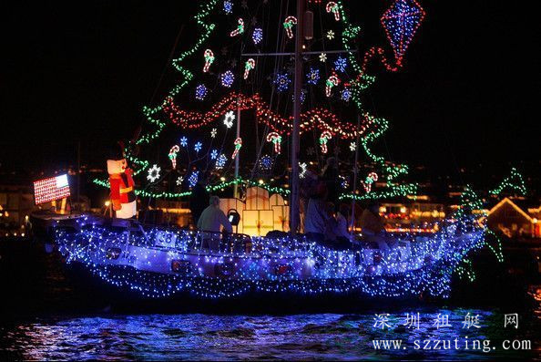 圣诞游艇夜景