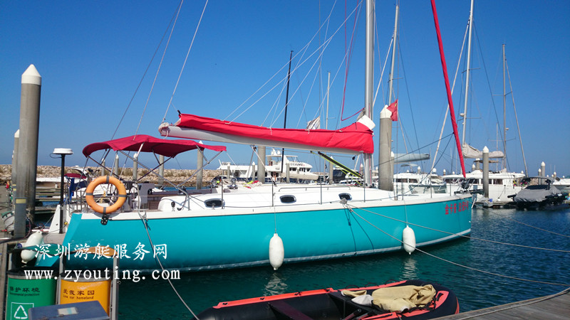 休闲帆船