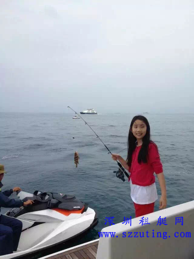 游艇海钓