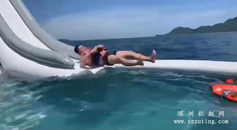 游艇海上滑梯+大泳池