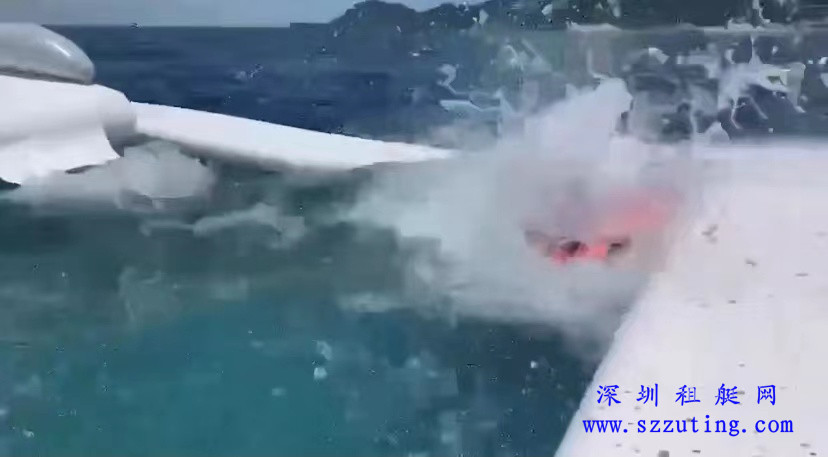 游艇海上滑梯+大泳池