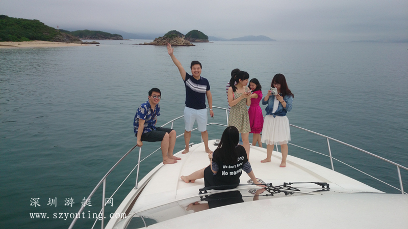 游艇甲板休闲 游艇甲板休闲