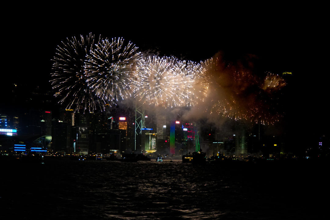 深圳租游艇维港看烟花