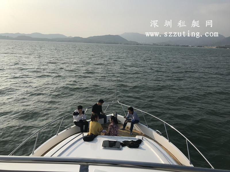 游艇出海
