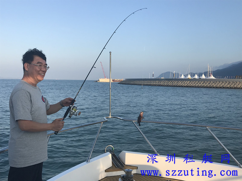 游艇海钓