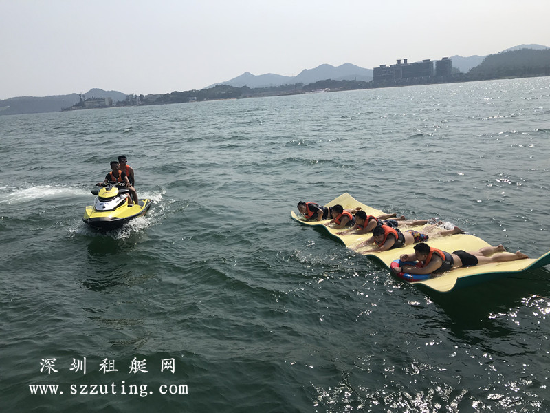摩托艇、海上浮毯