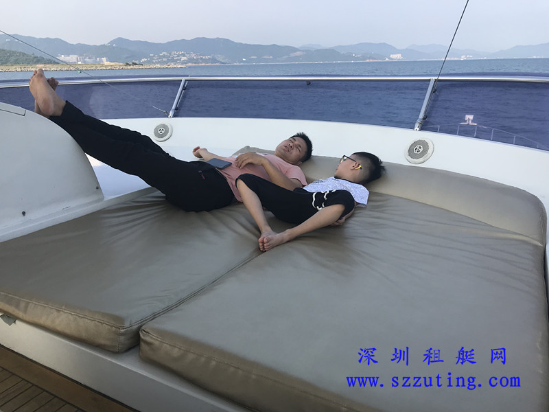 游艇出海
